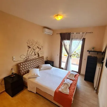 Loukia's And Apartamento