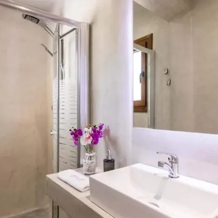 Loukia's And Appartement *