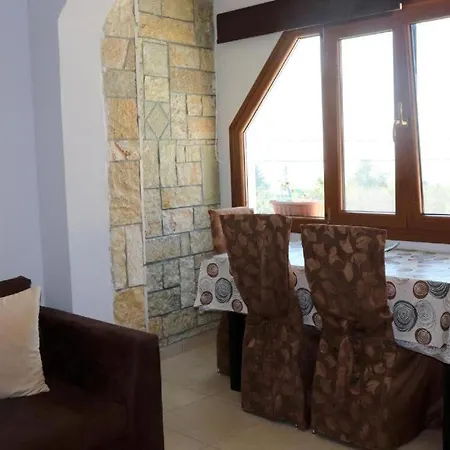 Loukia's And Appartement *