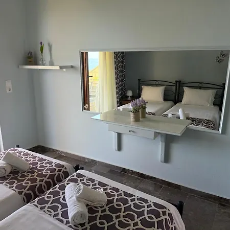 Loukia's And Apartment Paramonas (Corfu)