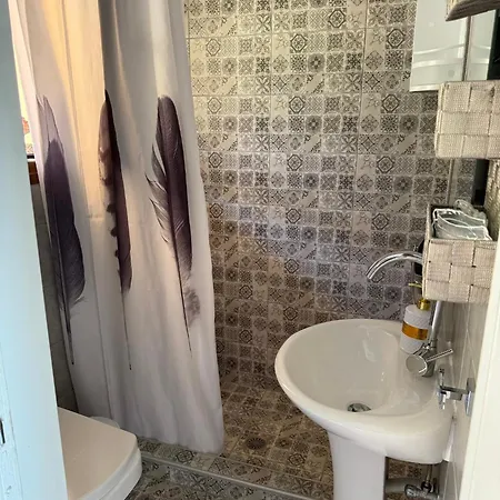 Apartman Loukia's And *