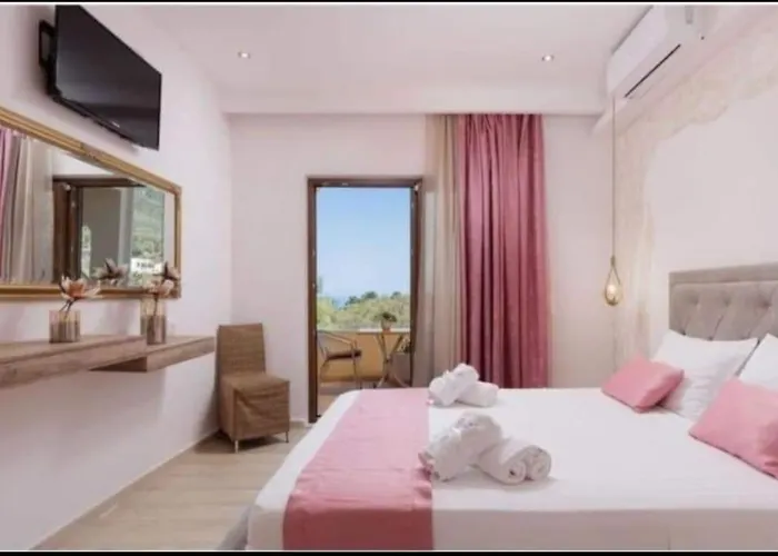 شقة Loukia's And *