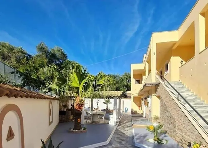 Loukia's And * Paramonas (Corfu)