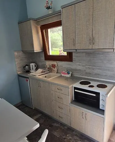 شقة Loukia's And *