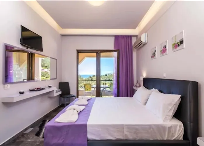 Loukia's And * Paramonas (Corfu)