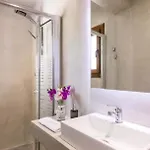 Loukia's And Apartament *