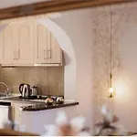 Loukia's And Appartement *